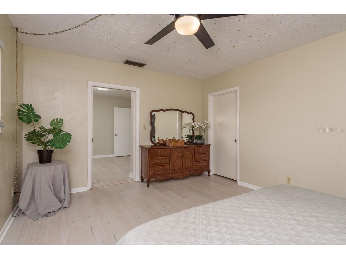 8532 Kumquat Avenue Seminole FL 33777 TB8409625 image42