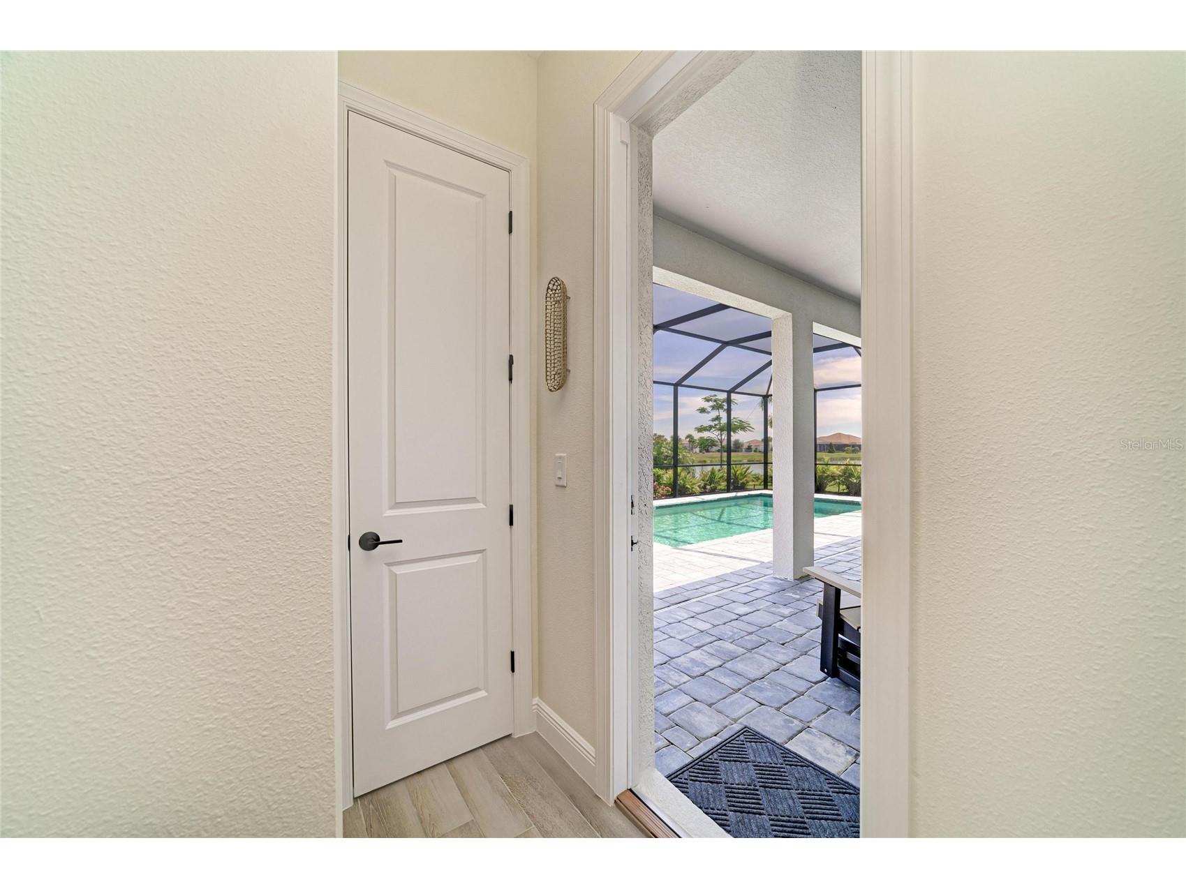 8533 Beechlake Court Sarasota FL 34240 A4694964 image40