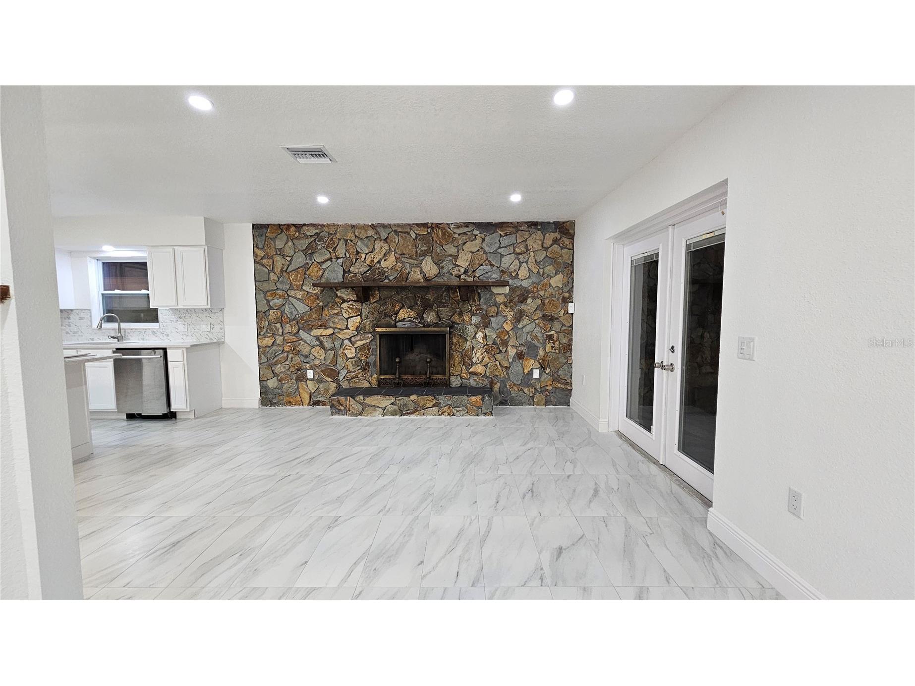 8533 Viva Via Drive Hudson FL 34667 TB8472936 image12