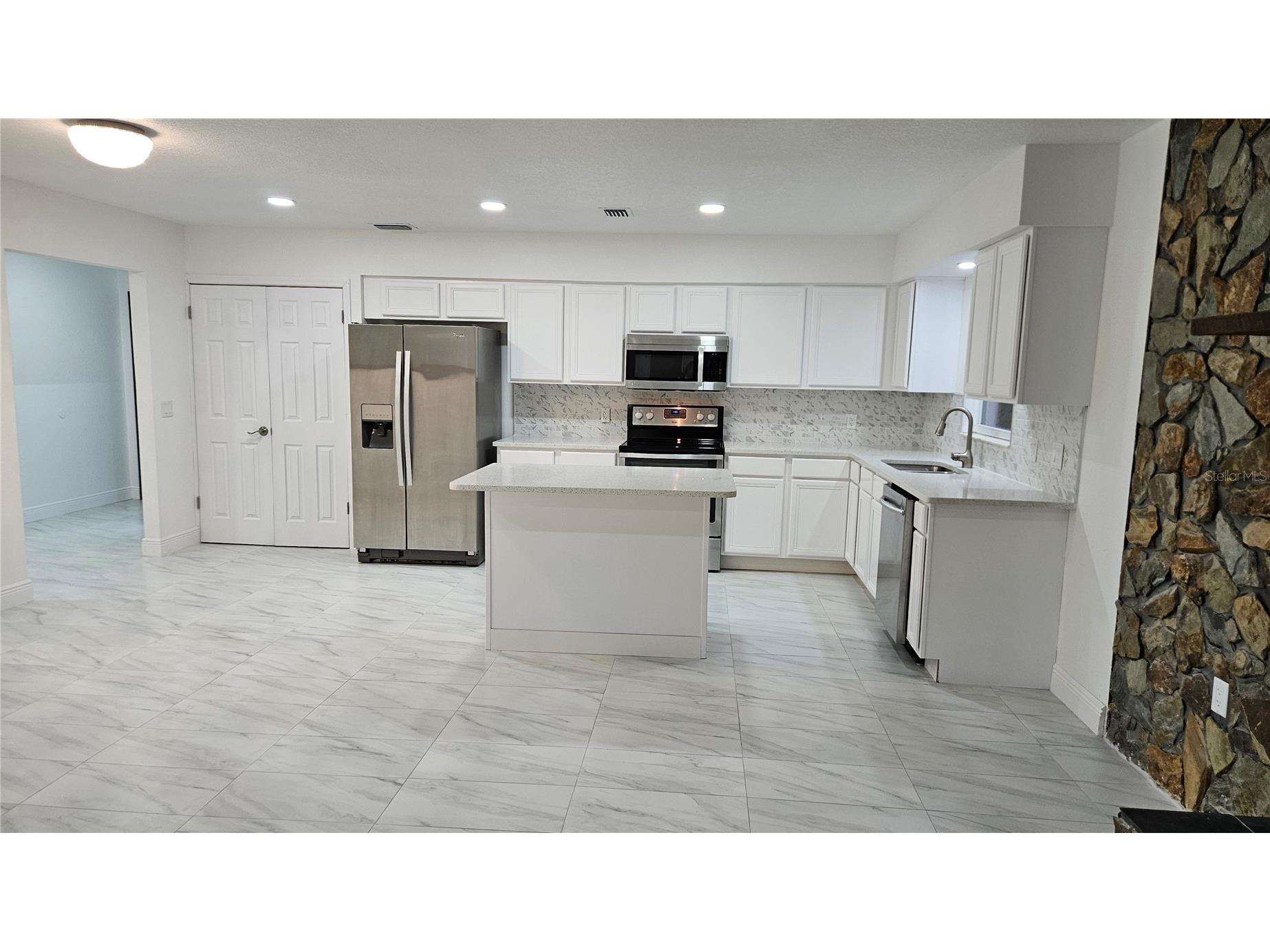 8533 Viva Via Drive Hudson FL 34667 TB8472936 image14