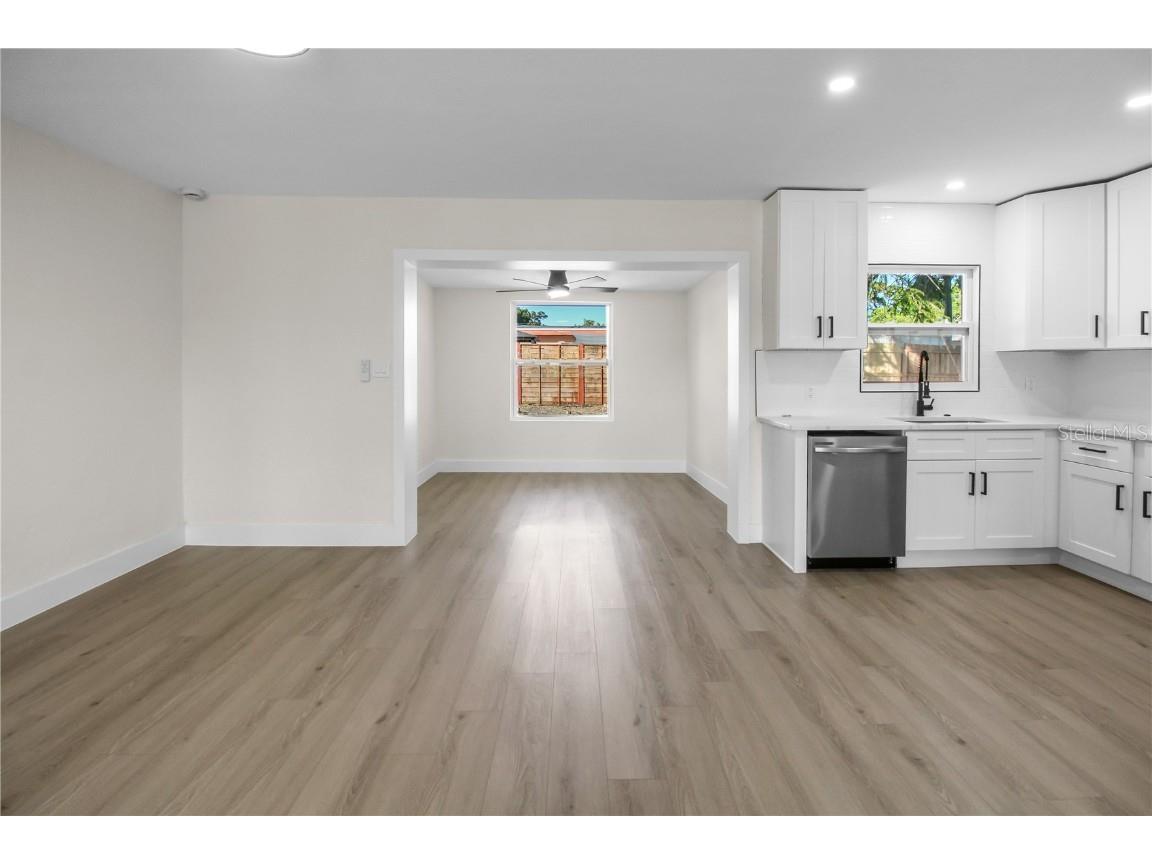 8537 74th Avenue N Seminole FL 33777 TB8458676 image10