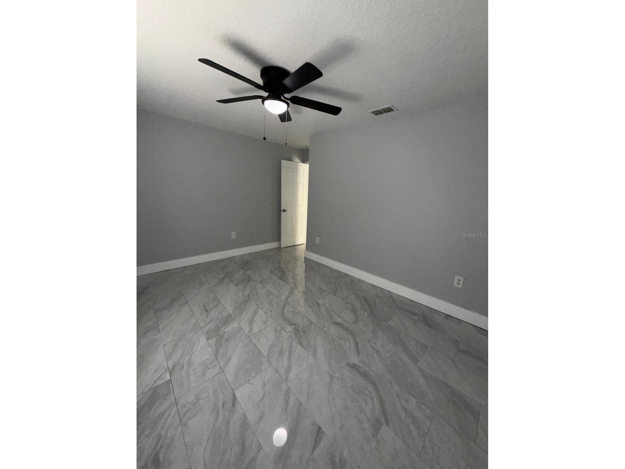 8539 N Hyaleah Road Tampa FL 33617 TB8507309 image13