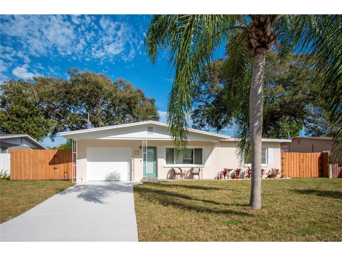 8541 75th Place Seminole FL 33777 U8228575 image1