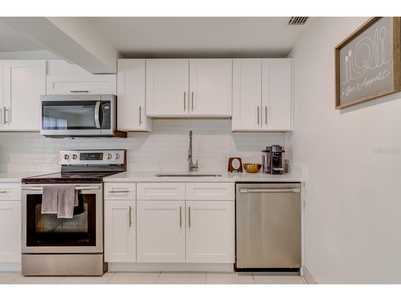 8541 Briar Grove Circle Tampa FL 33615 TB8521857 image14