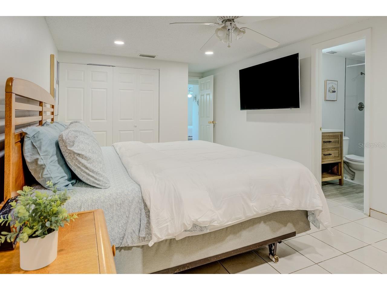 8541 Briar Grove Circle Tampa FL 33615 TB8521857 image20