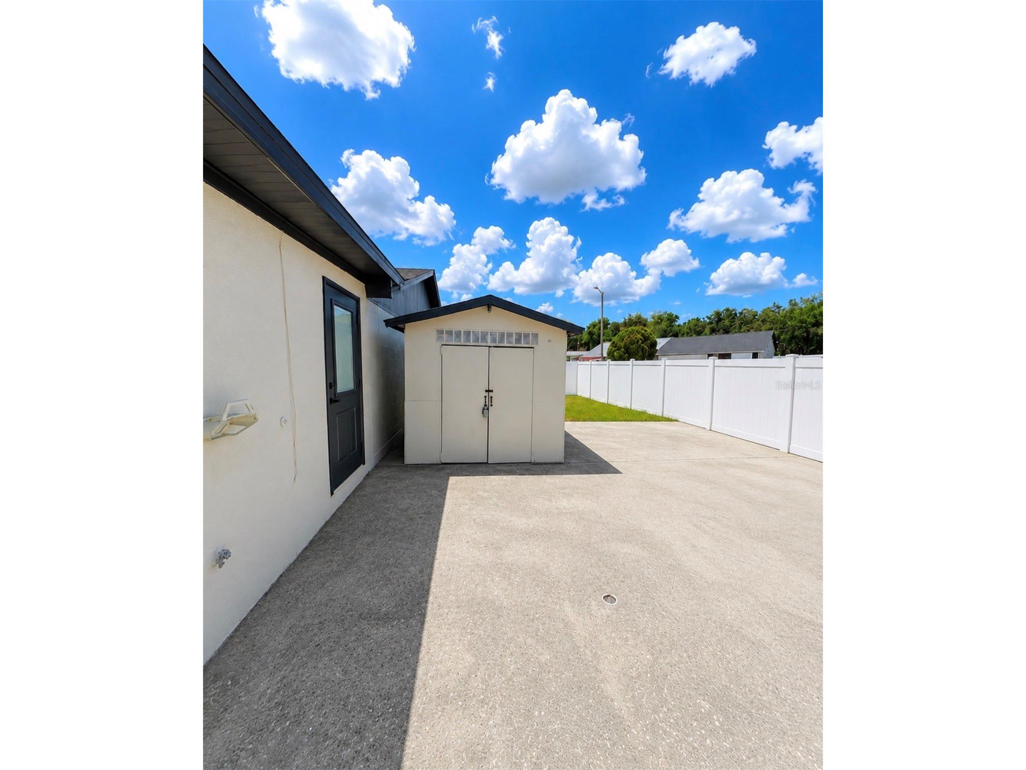 8541 Briar Grove Circle Tampa FL 33615 TB8521857 image36