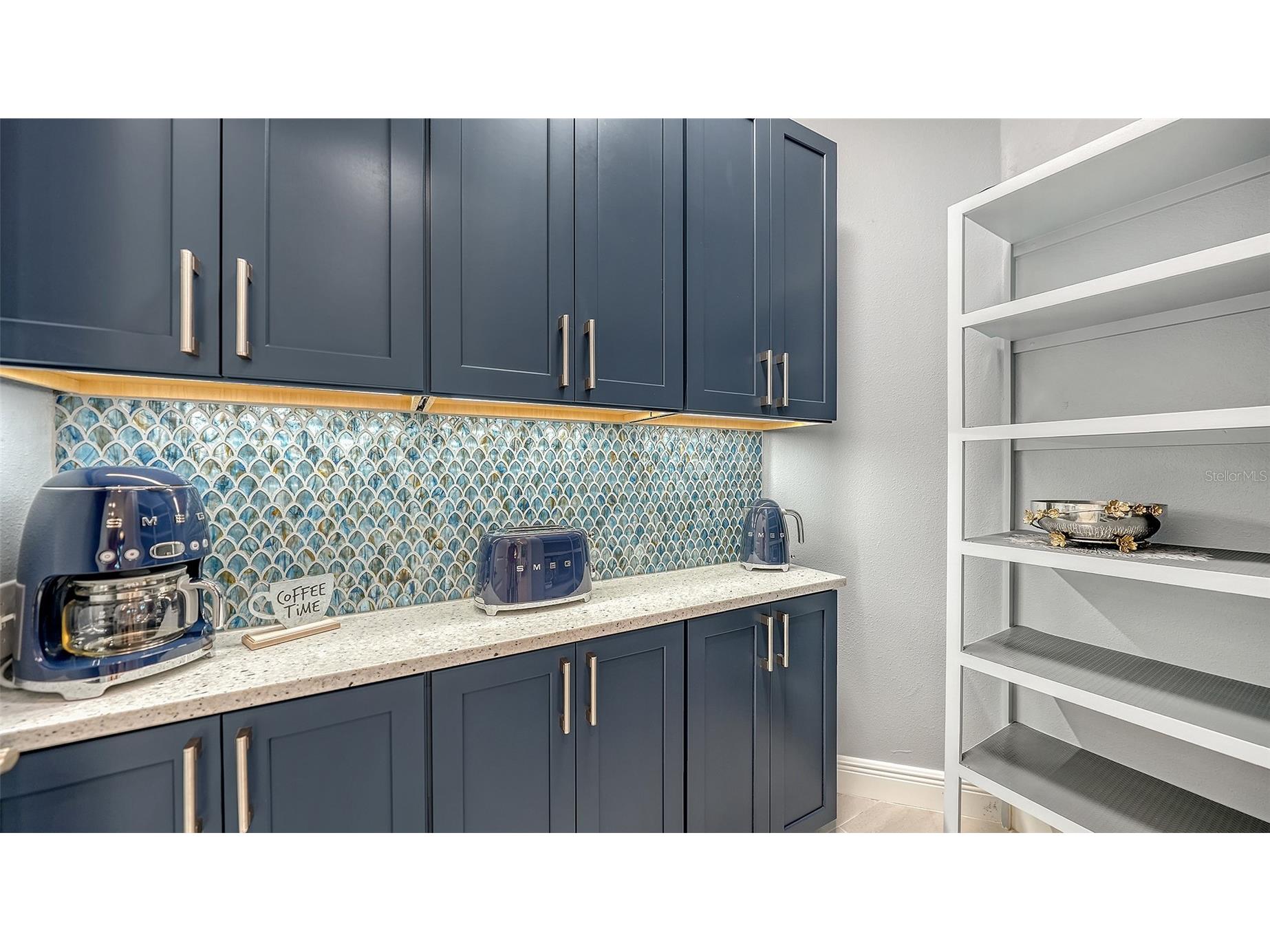 8542 Frangipani Terrace Sarasota FL 34240 A4697227 image11