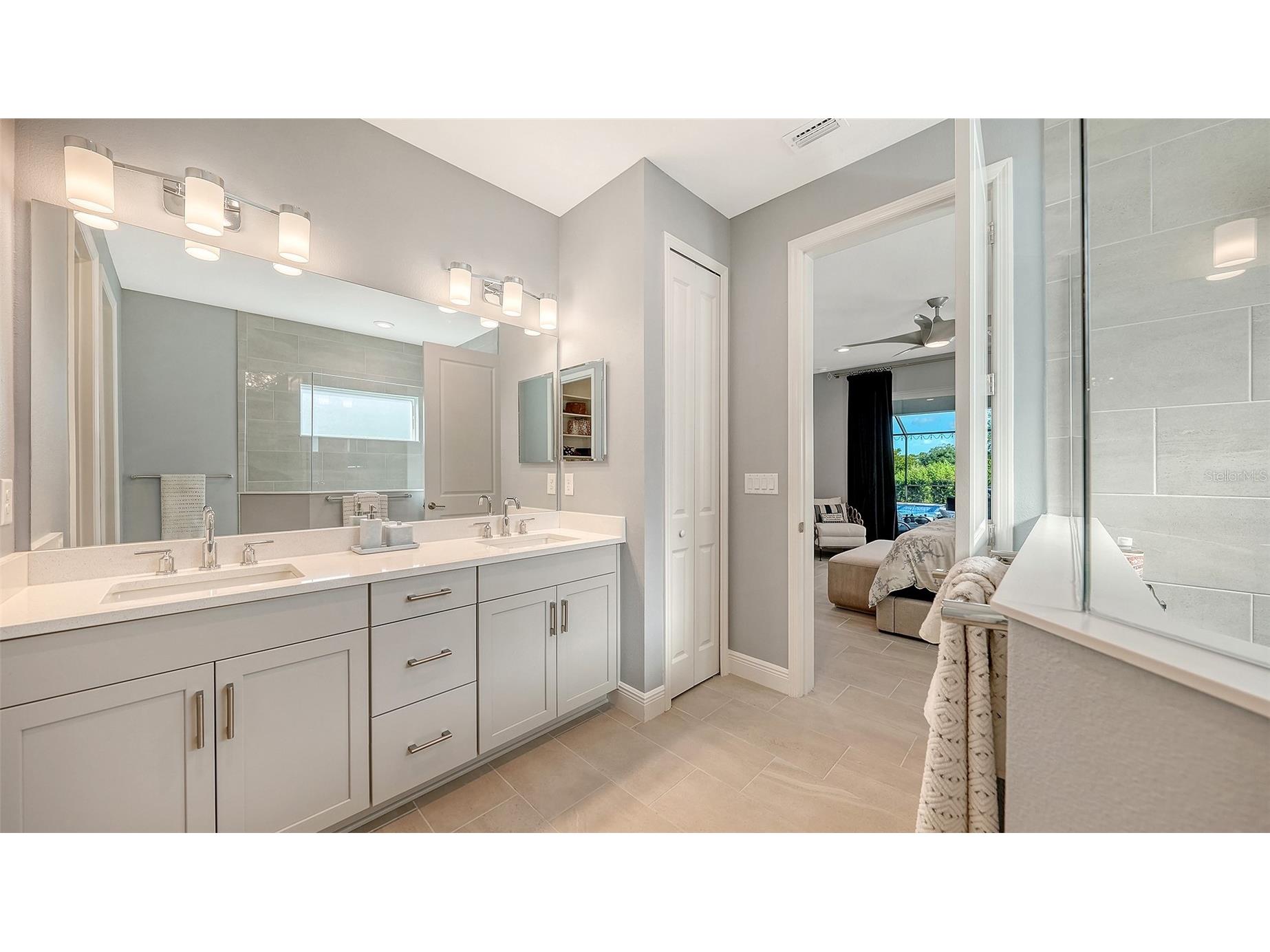 8542 Frangipani Terrace Sarasota FL 34240 A4697227 image15