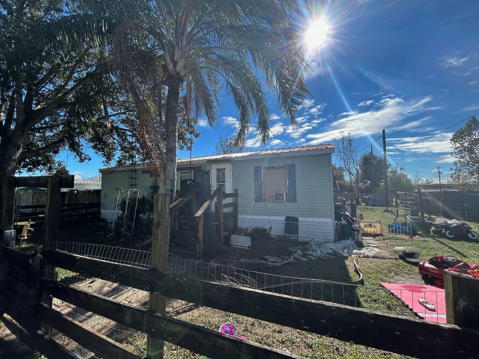 8544 Semmes Street Zephyrhills FL 33540 O6165158 image1