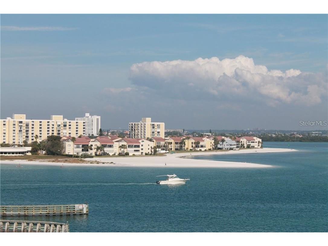 855 Bayway Boulevard #402 Clearwater Beach FL 33767 U8253587 image2