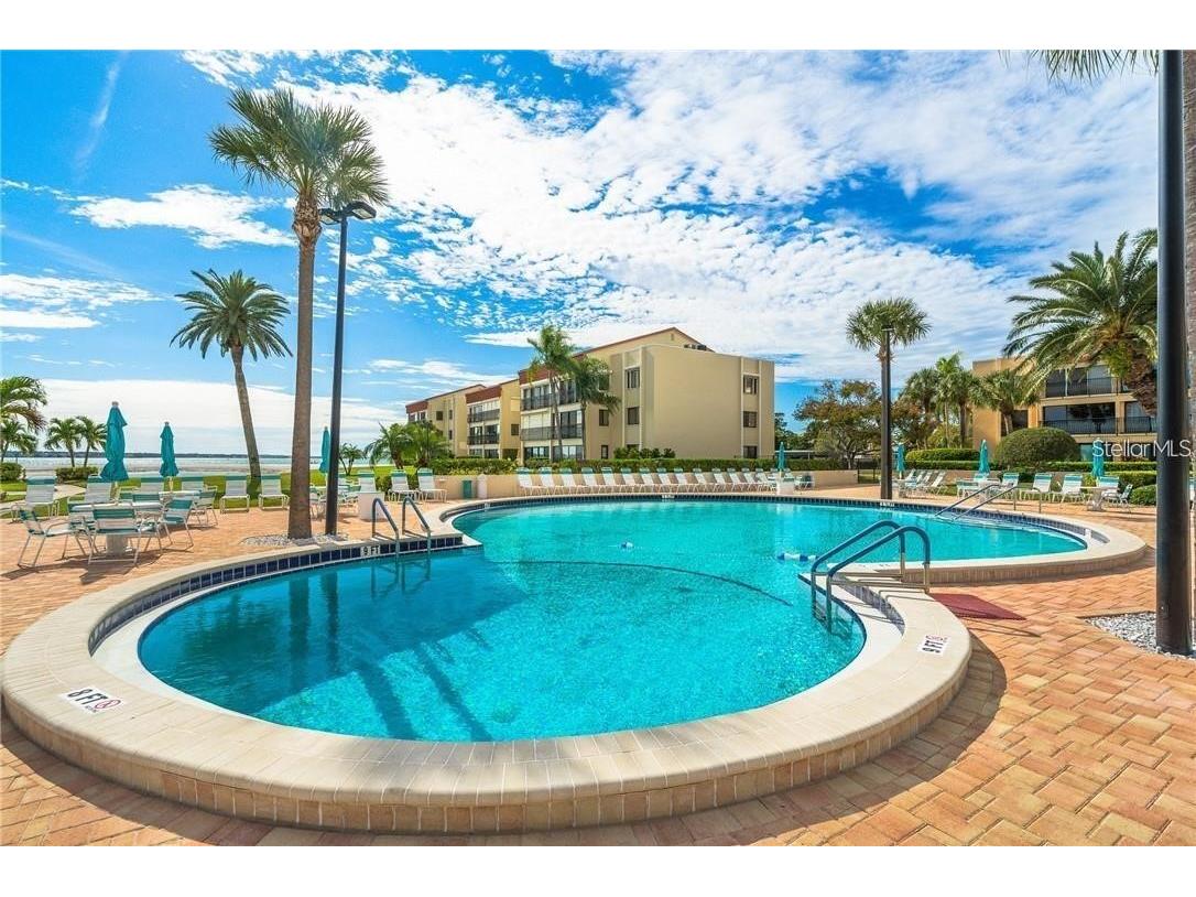 855 Bayway Boulevard #402 Clearwater Beach FL 33767 U8253587 image5