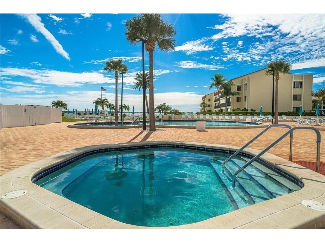 855 Bayway Boulevard #402 Clearwater Beach FL 33767 U8253587 image6