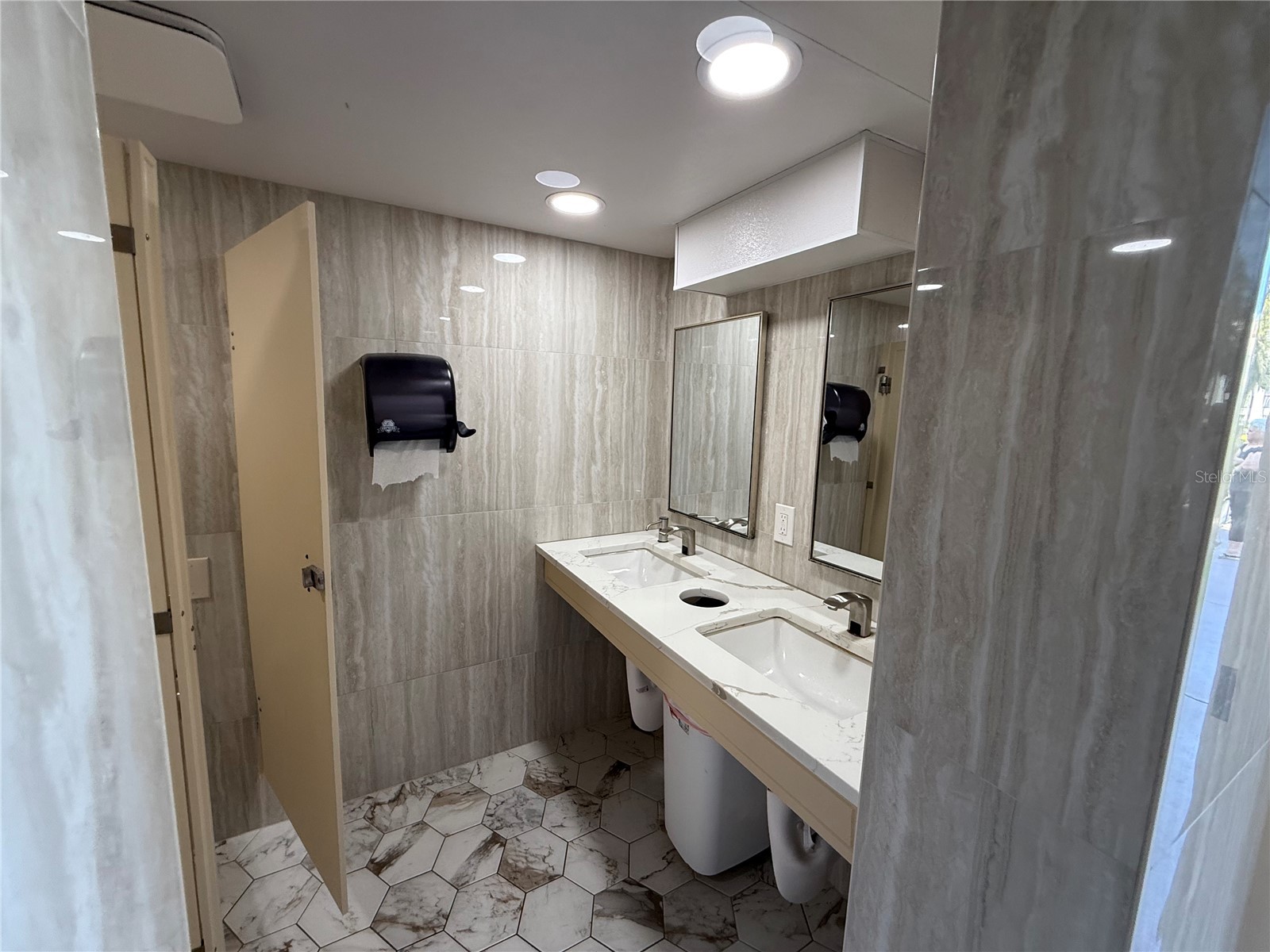 855 Bayway Boulevard #908 Clearwater Beach FL 33767 TB8399395 image58