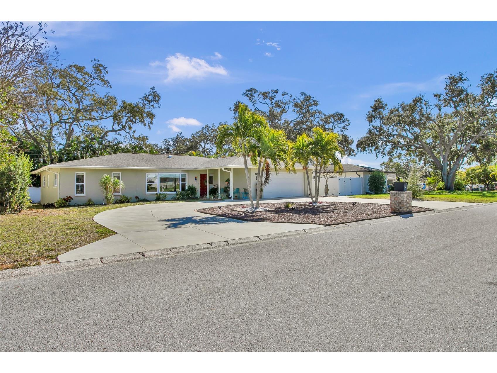 855 Fountainhead Drive Largo FL 33770 TB8467248 image1
