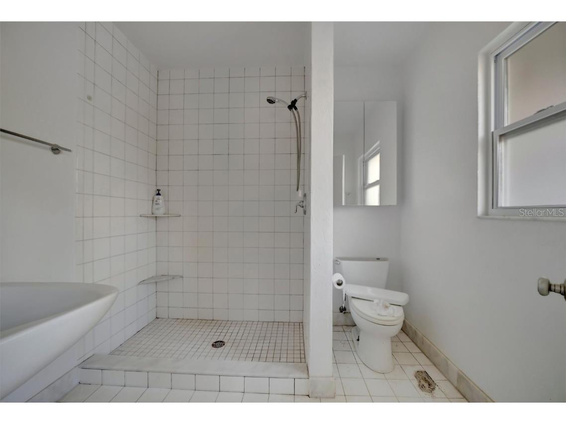 8555 Heron Lagoon Circle Sarasota FL 34242 A4646820 image30