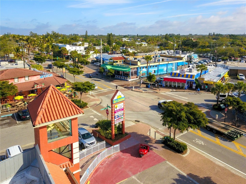 8555 Heron Lagoon Circle Sarasota FL 34242 A4646820 image35