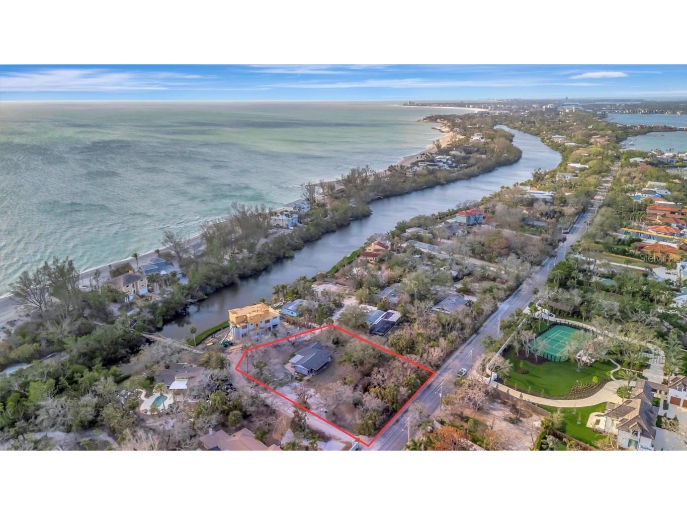 8555 Heron Lagoon Circle Sarasota FL 34242 A4646827 image1