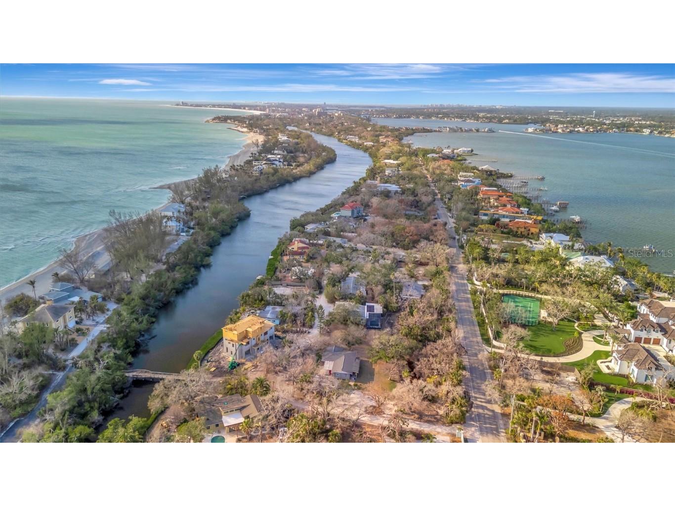 8555 Heron Lagoon Circle Sarasota FL 34242 A4646827 image11