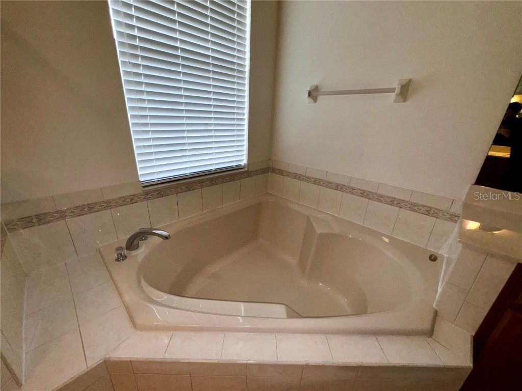 8556 Lake Windham Avenue Orlando FL 32829 O6371679 image16