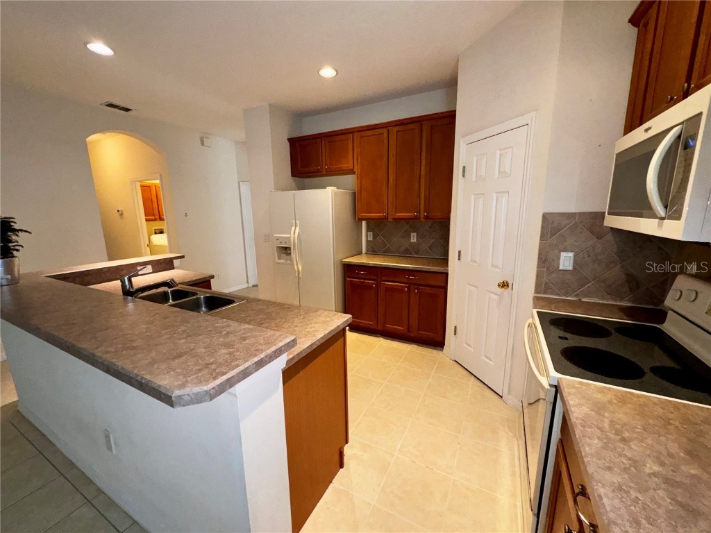 8556 Lake Windham Avenue Orlando FL 32829 O6371679 image6