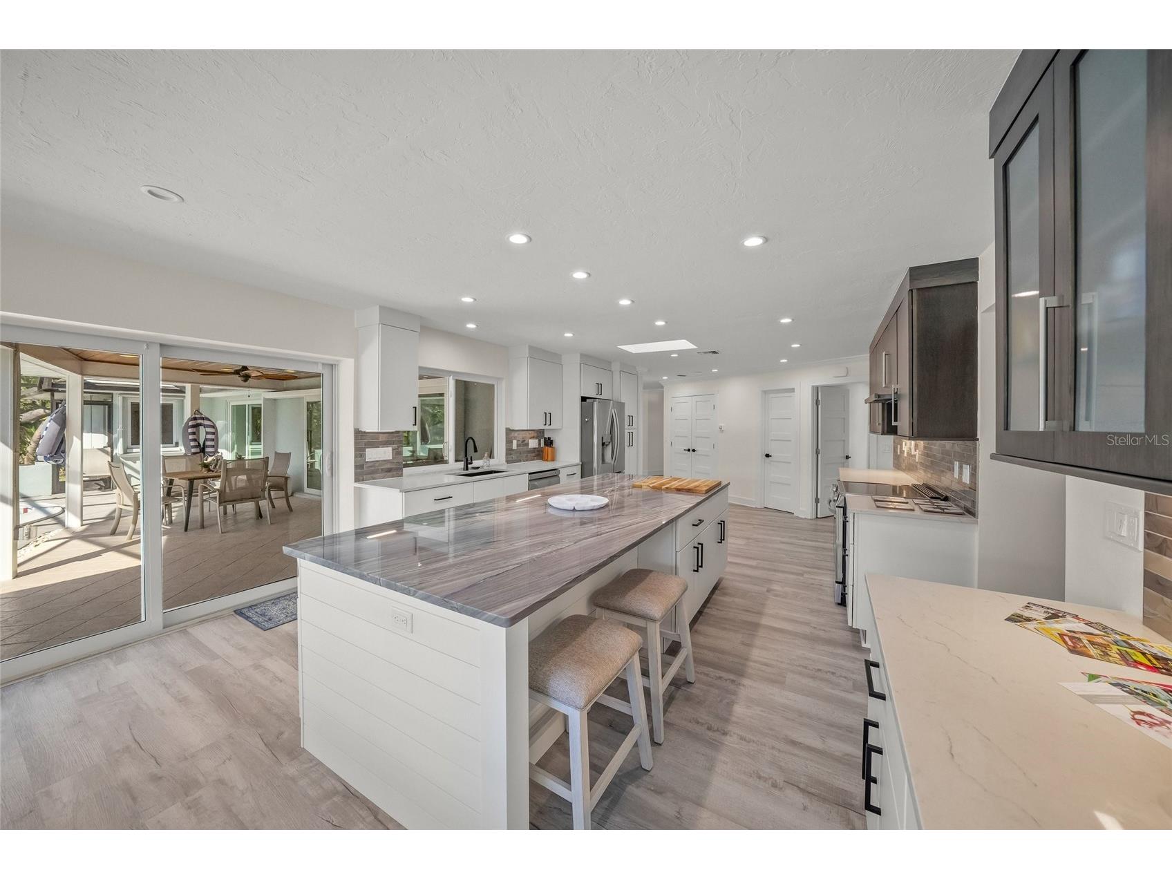 8560 Heron Lagoon Circle Sarasota FL 34242 A4682353 image11