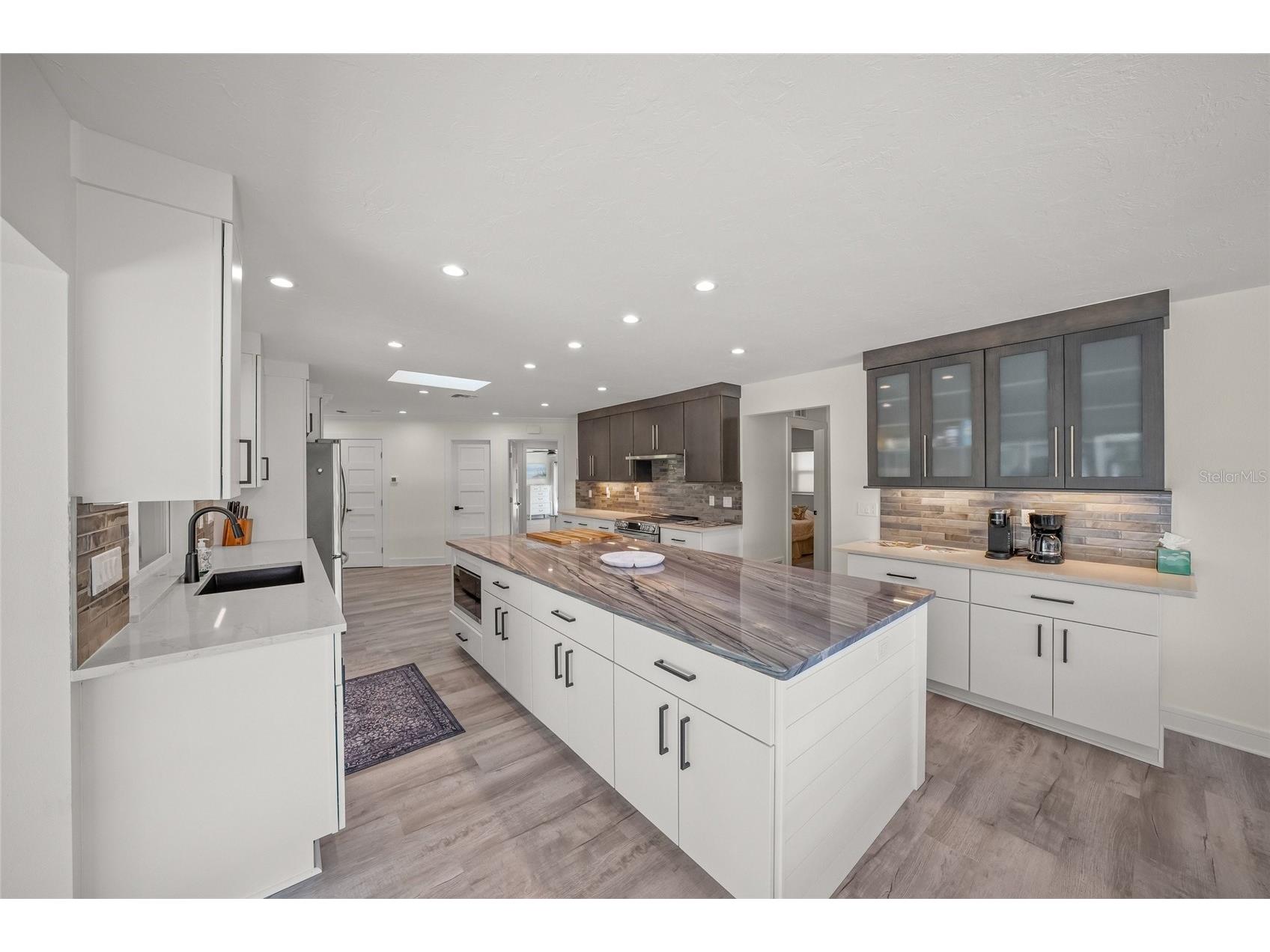 8560 Heron Lagoon Circle Sarasota FL 34242 A4682353 image12