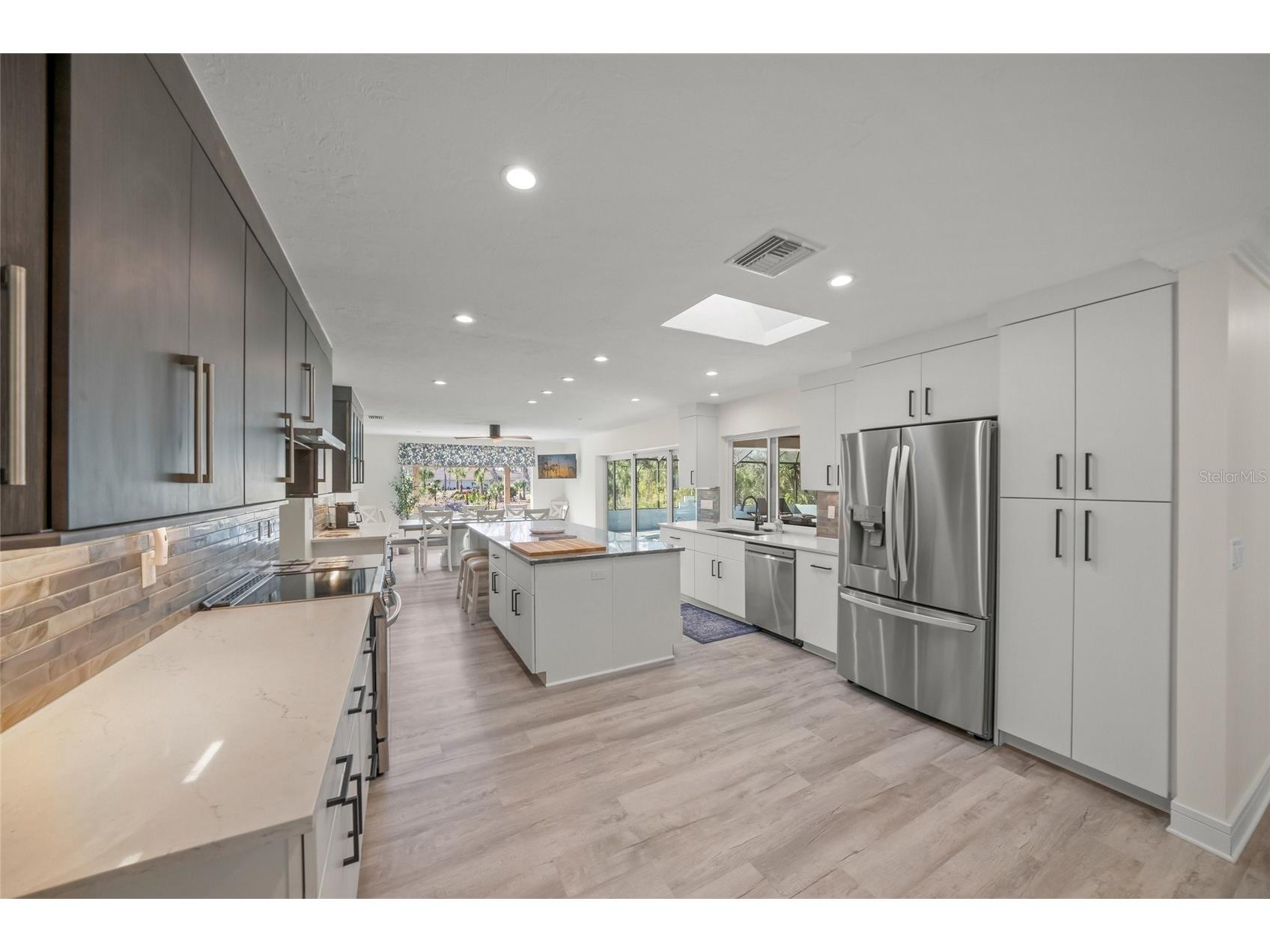 8560 Heron Lagoon Circle Sarasota FL 34242 A4682353 image13