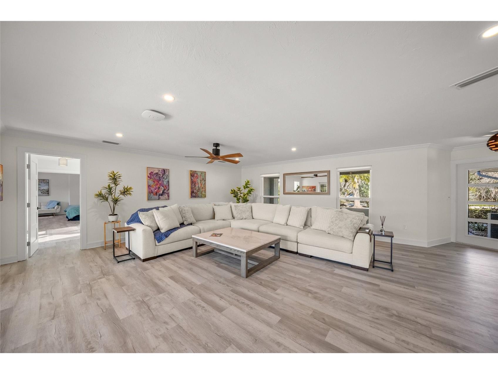 8560 Heron Lagoon Circle Sarasota FL 34242 A4682353 image16