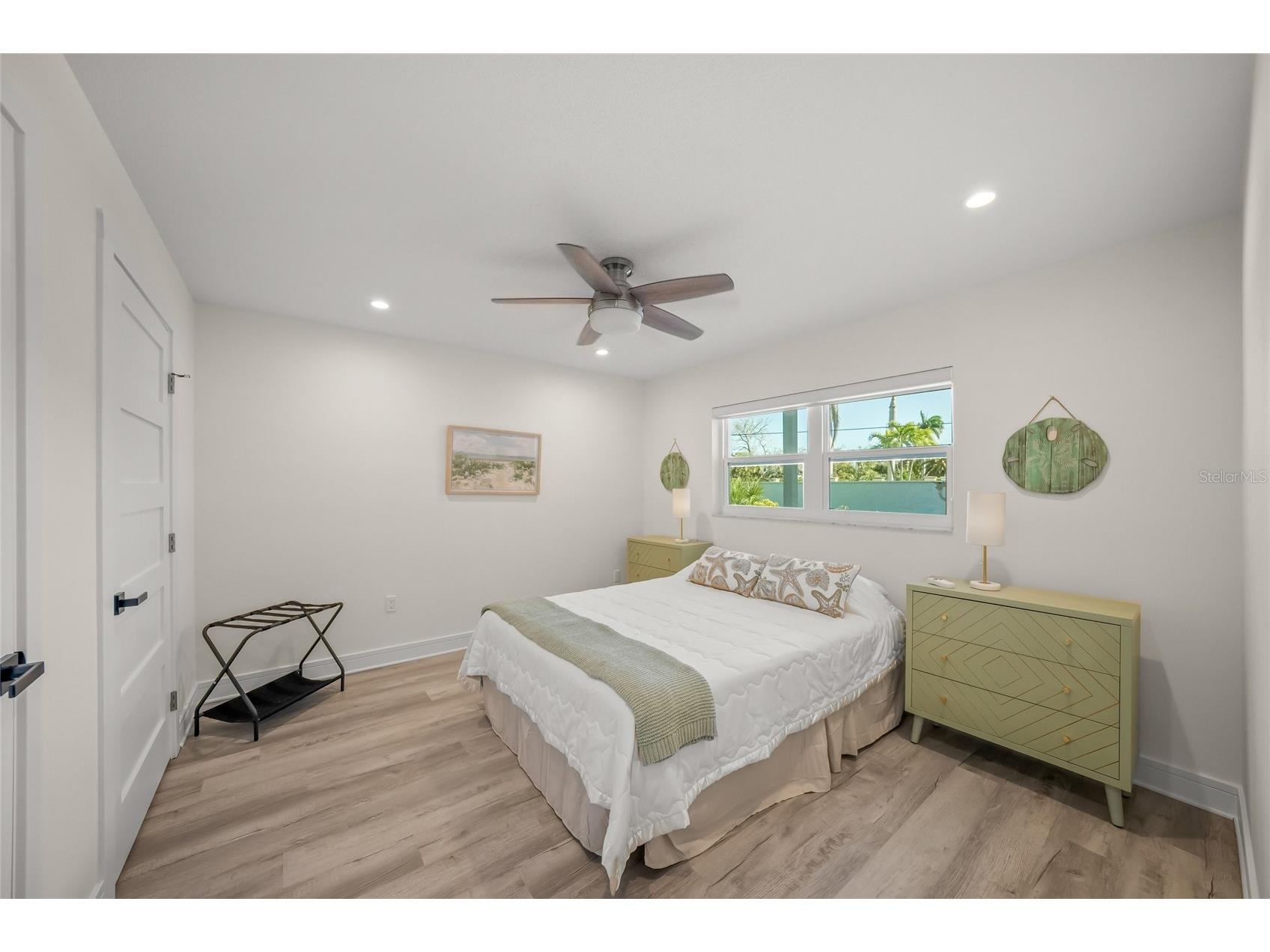 8560 Heron Lagoon Circle Sarasota FL 34242 A4682353 image24