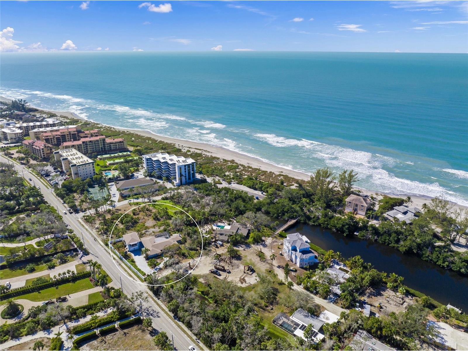 8560 Heron Lagoon Circle Sarasota FL 34242 A4682353 image3