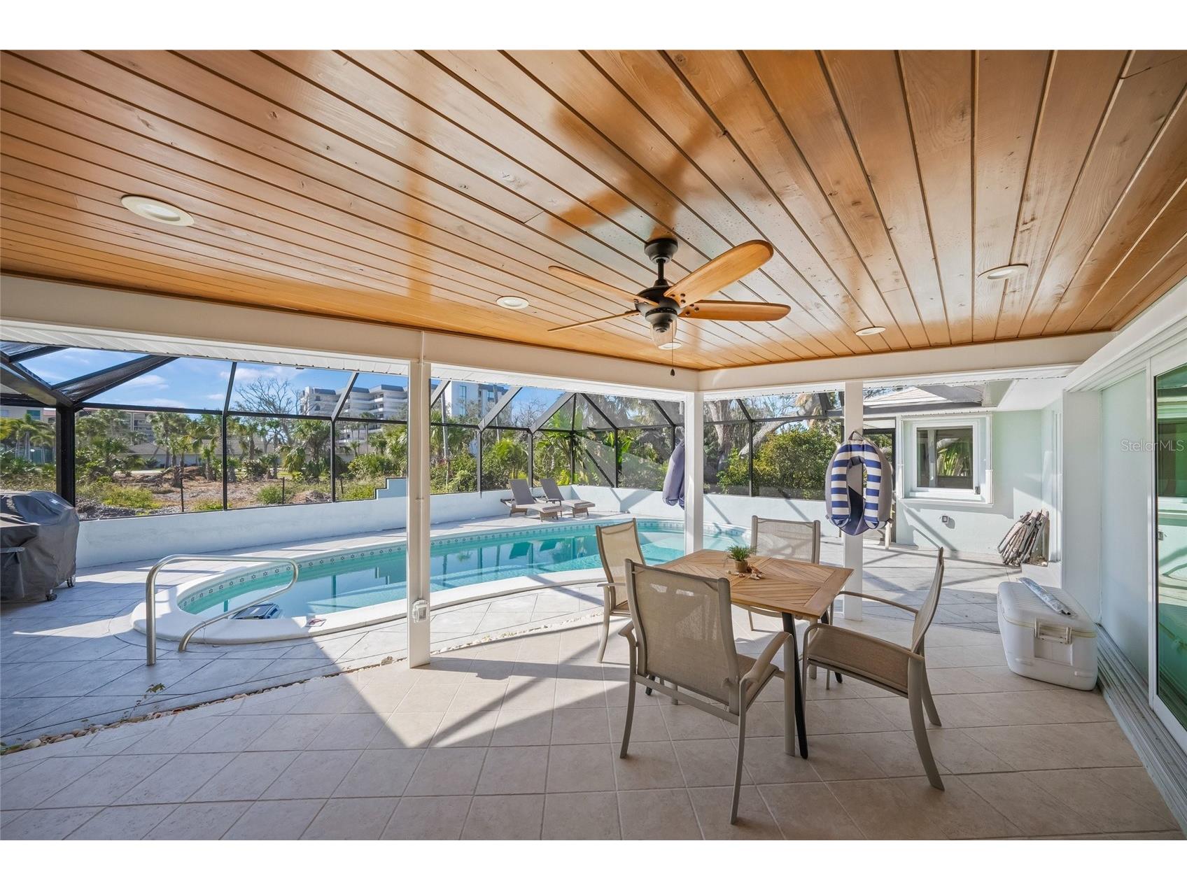 8560 Heron Lagoon Circle Sarasota FL 34242 A4682353 image33