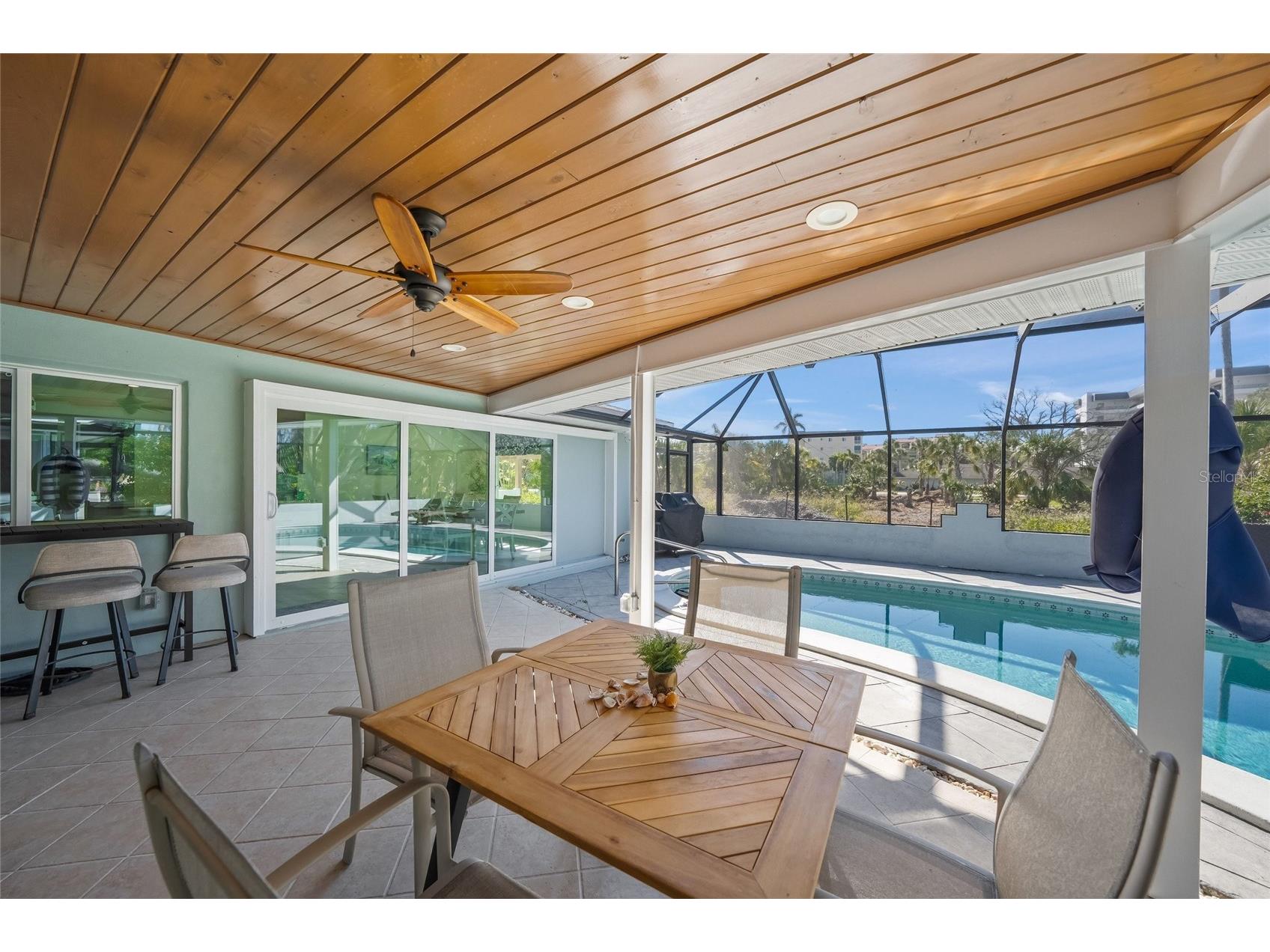 8560 Heron Lagoon Circle Sarasota FL 34242 A4682353 image34