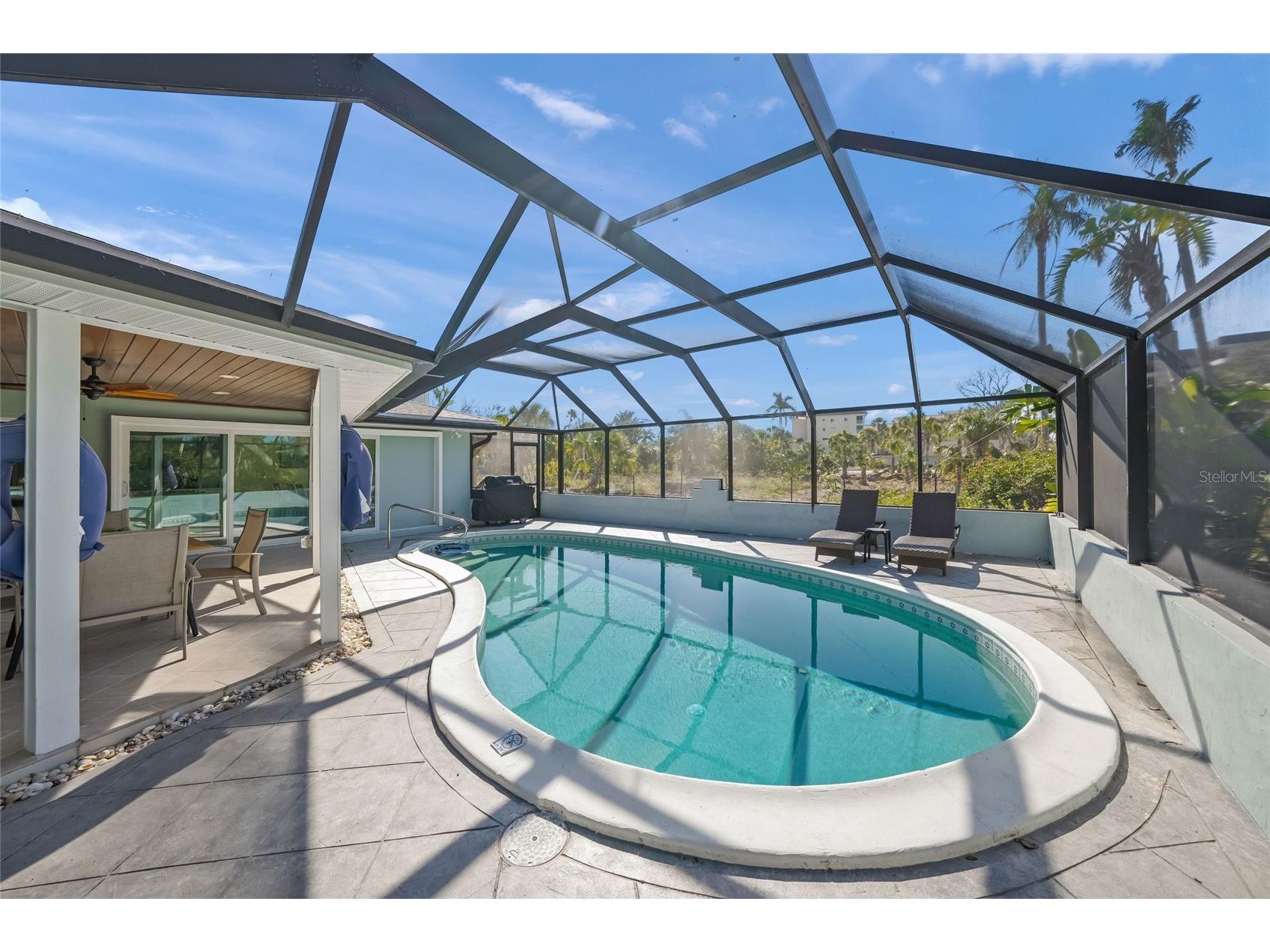 8560 Heron Lagoon Circle Sarasota FL 34242 A4682353 image36