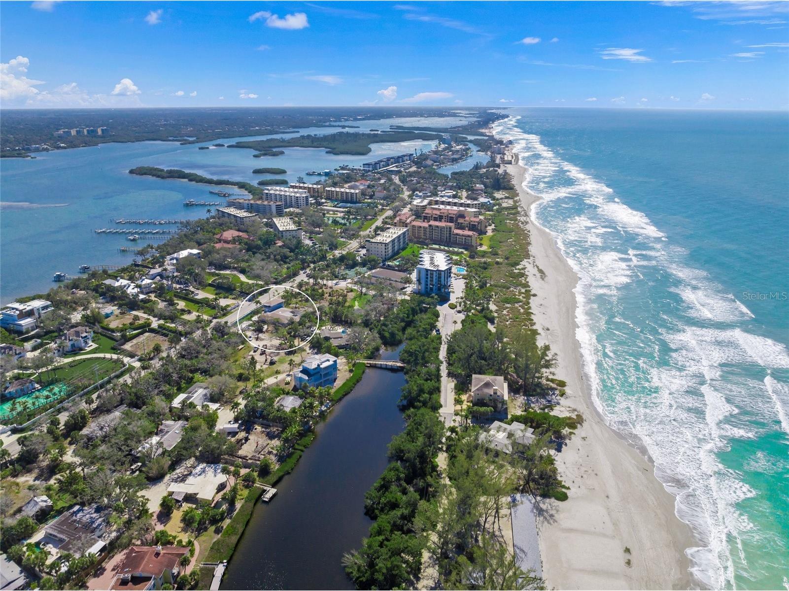 8560 Heron Lagoon Circle Sarasota FL 34242 A4682353 image4