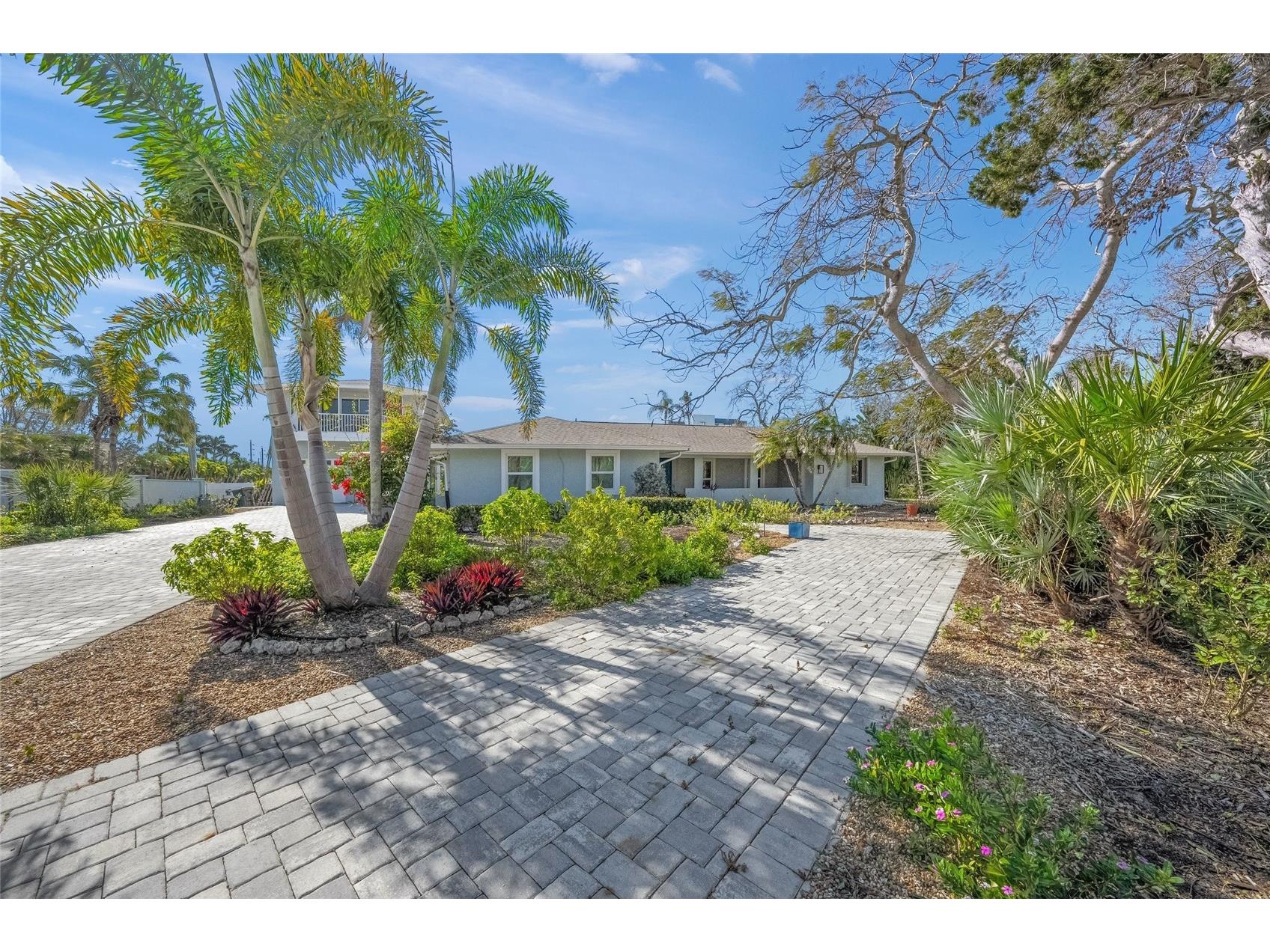 8560 Heron Lagoon Circle Sarasota FL 34242 A4682353 image5