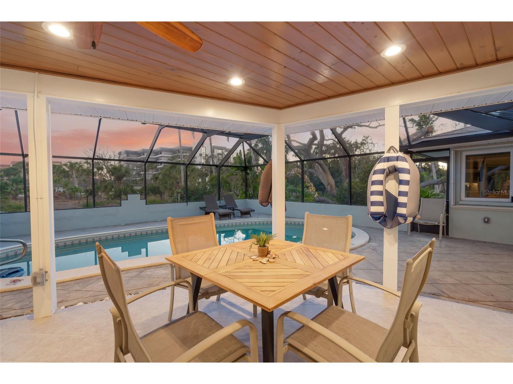8560 Heron Lagoon Circle Sarasota FL 34242 A4682353 image57