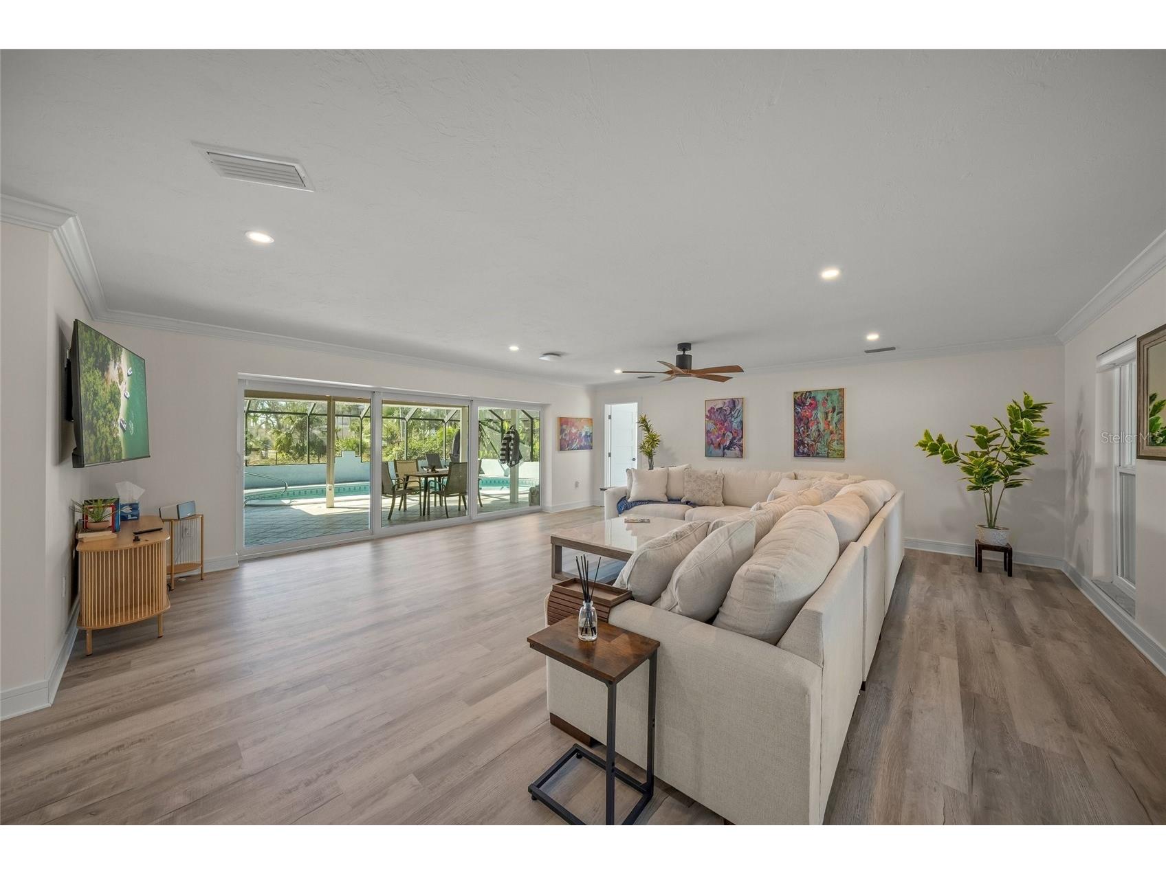 8560 Heron Lagoon Circle Sarasota FL 34242 A4682353 image7