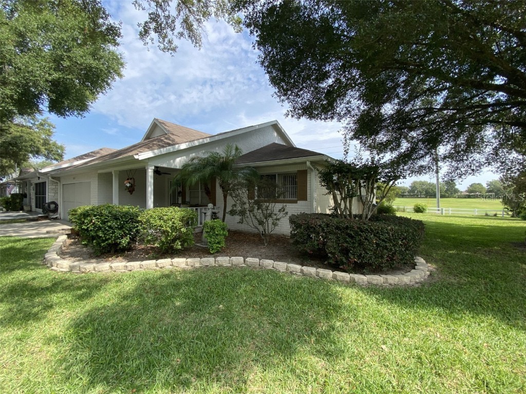 8561 SW 90th Street #D Ocala FL 34481 OM658992 image1