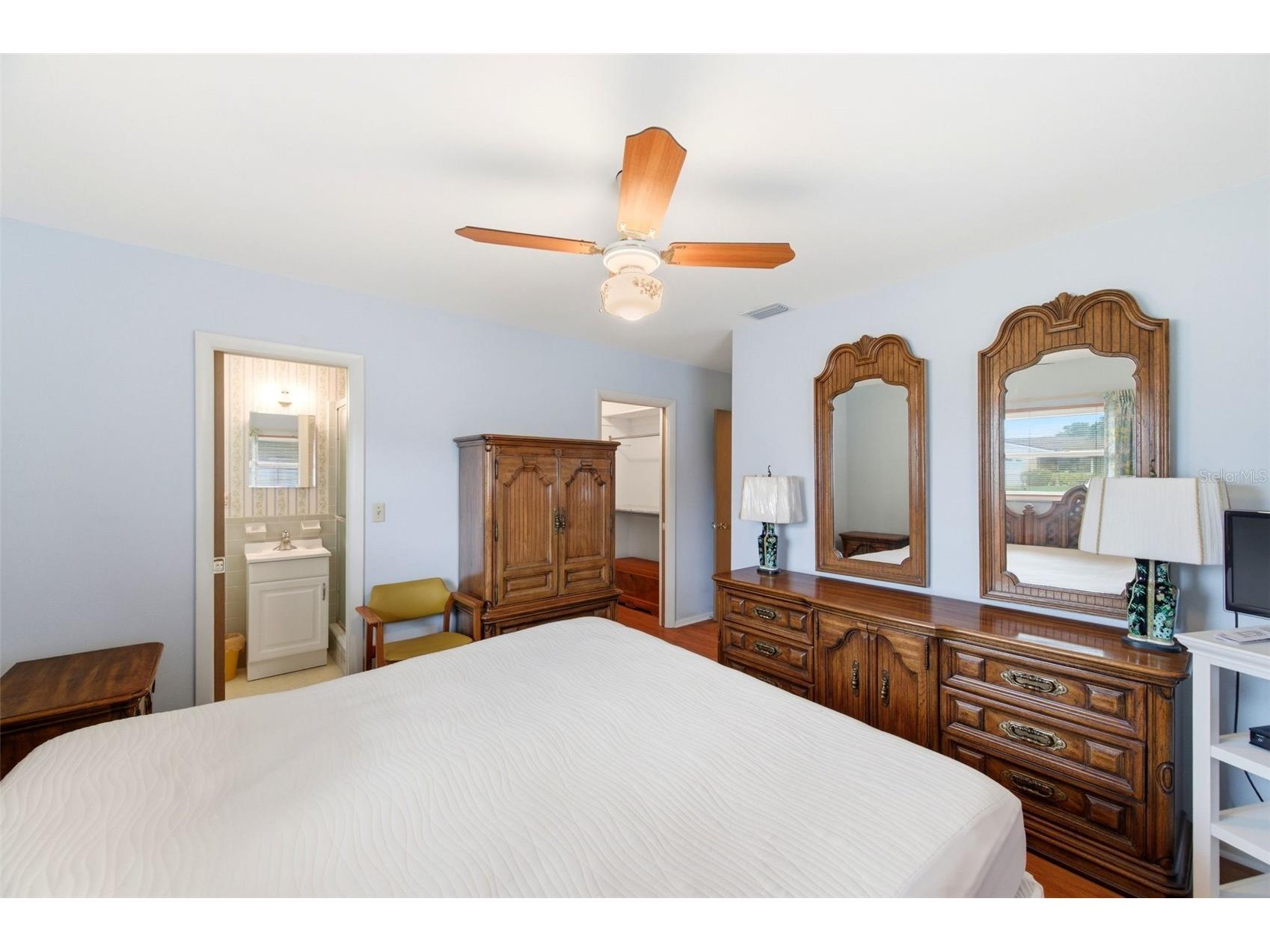 8566 108th Way Seminole FL 33772 TB8516147 image19