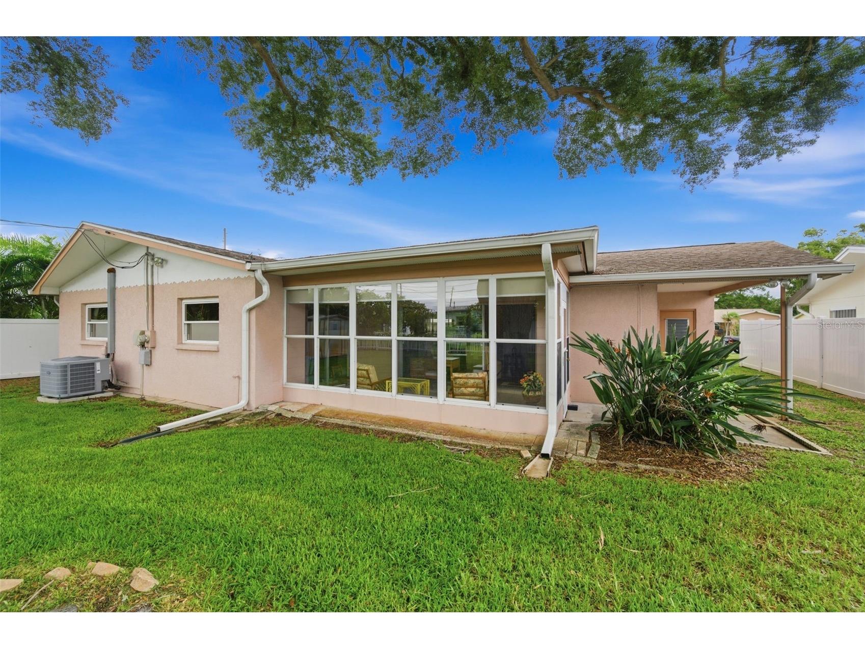 8566 108th Way Seminole FL 33772 TB8516147 image39
