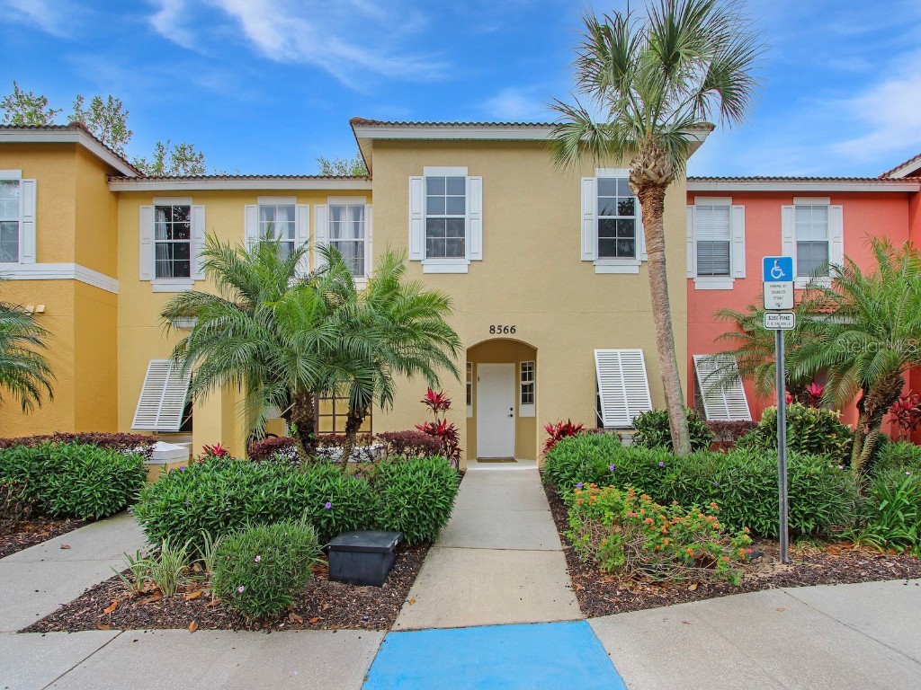 8566 Crystal Cove Loop Kissimmee FL 34747 S5102116 image1