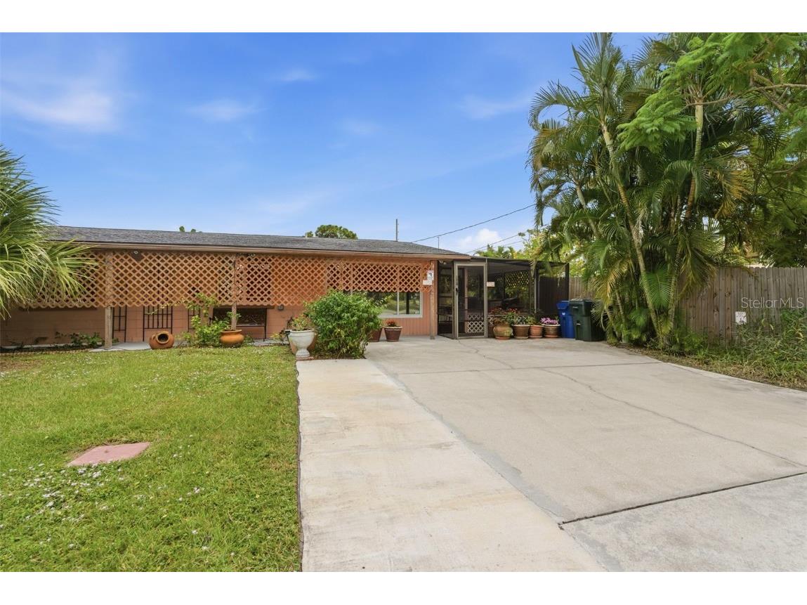 857 Palmetto Street Englewood FL 34223 A4670750 image1