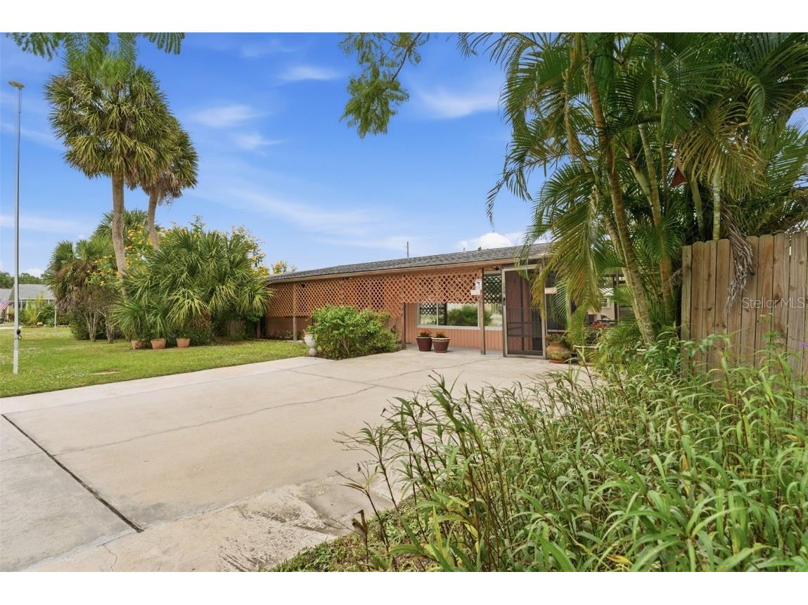 857 Palmetto Street Englewood FL 34223 A4670750 image22