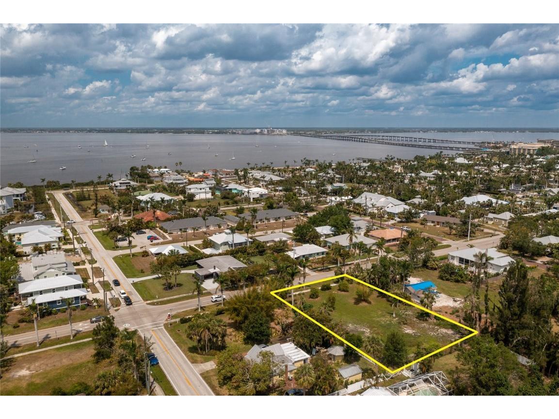 857 W Olympia Avenue Punta Gorda FL 33950 C7473399 image1