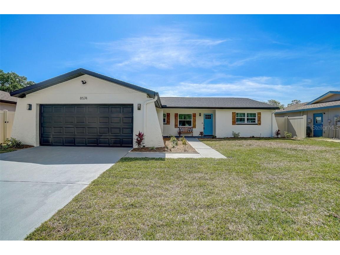 8574 Denise Drive E Seminole FL 33777 - LAKE SEMINOLE U8241426 image1