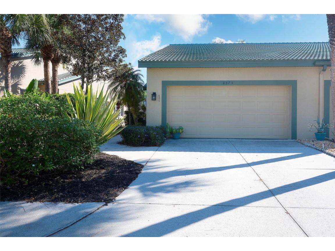 8575 54th Avenue Circle E. Circle E Bradenton FL 34211 A4670711 image1