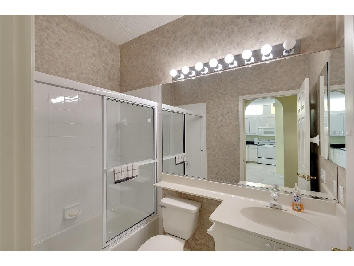 8575 54th Avenue Circle E. Circle E Bradenton FL 34211 A4670711 image21