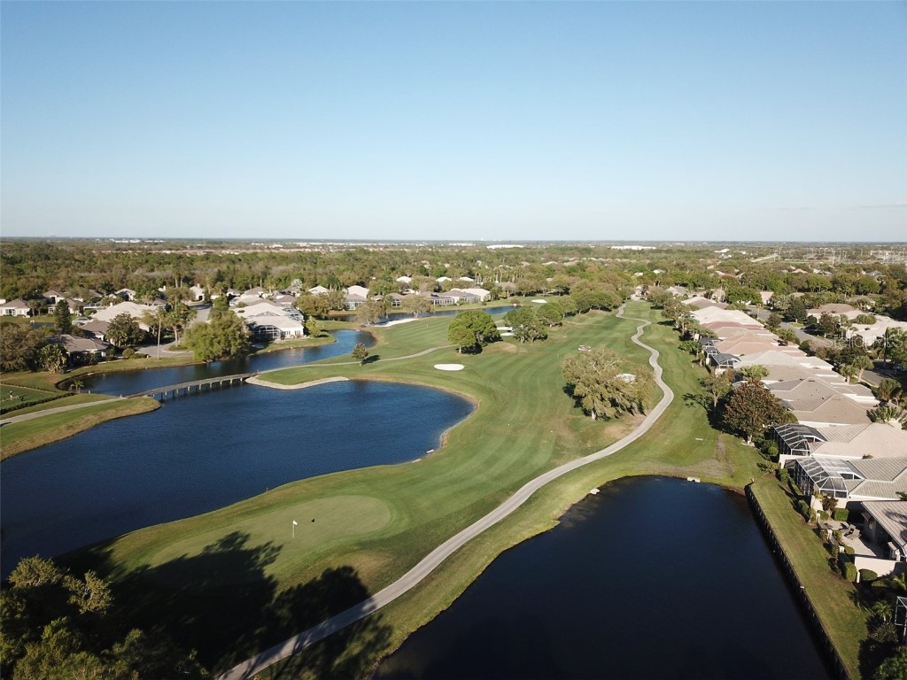 8575 54th Avenue Circle E. Circle E Bradenton FL 34211 A4670711 image44