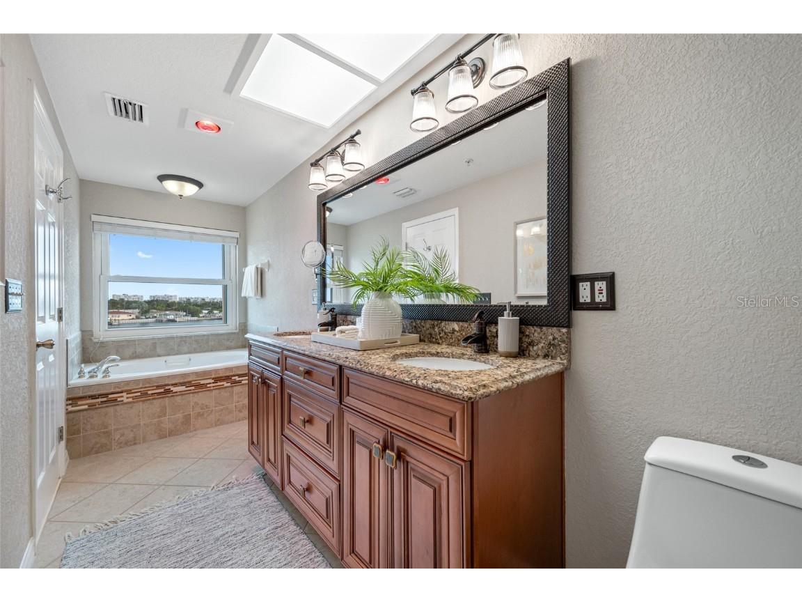 8575 Sunset Court Treasure Island FL 33706 - BLIND PASS WATERWAY TB8435164 image31