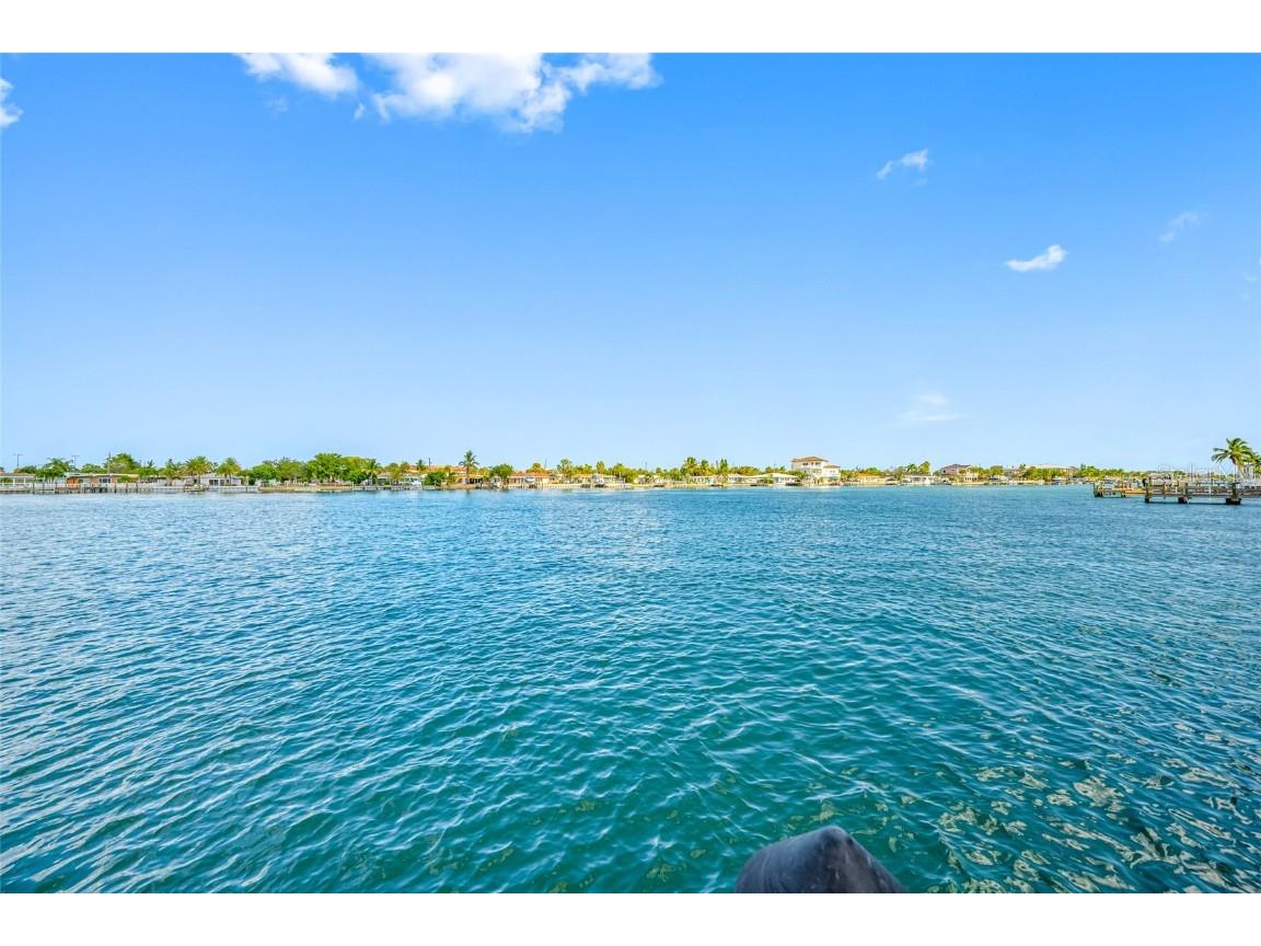 8575 Sunset Court Treasure Island FL 33706 - BLIND PASS WATERWAY TB8435164 image4